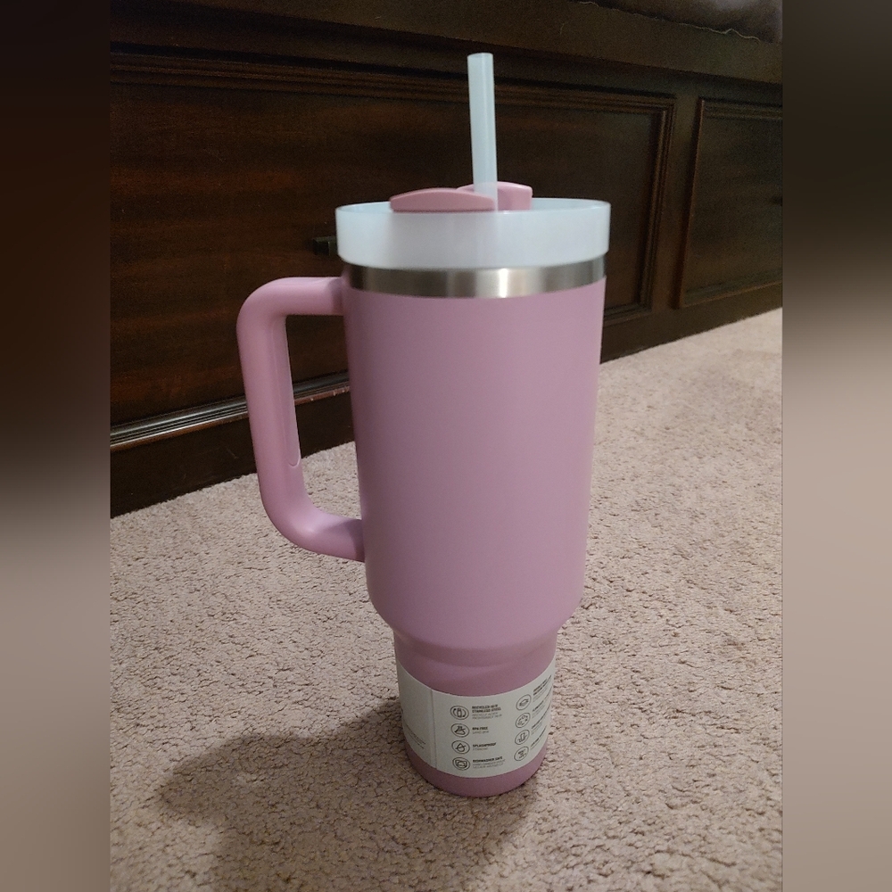 Stanley Lilac Quencher H2.0 Tumbler - Picture 2 of 5